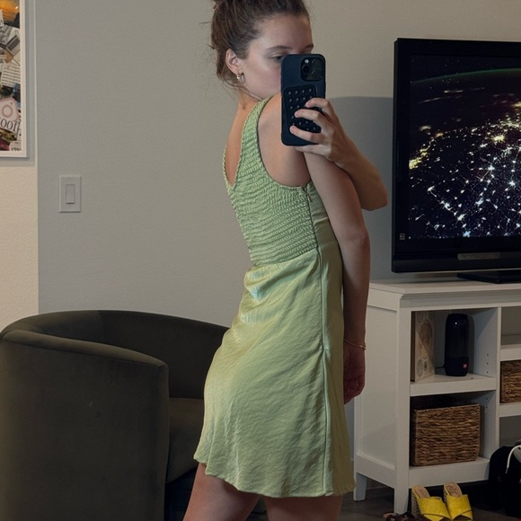 PRINCESS POLLY DRESS - Picture 2 of 3